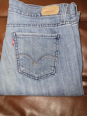 Levi's Women's 515 Boot Cut Jeans Size 8 Long